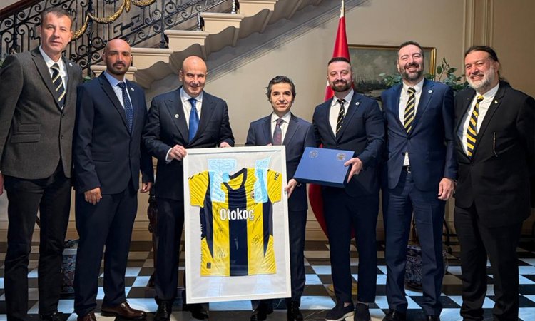 Londra Fenerbahçeliler Derneği yöneticileri, Büyükelçi’yi ziyaret etti